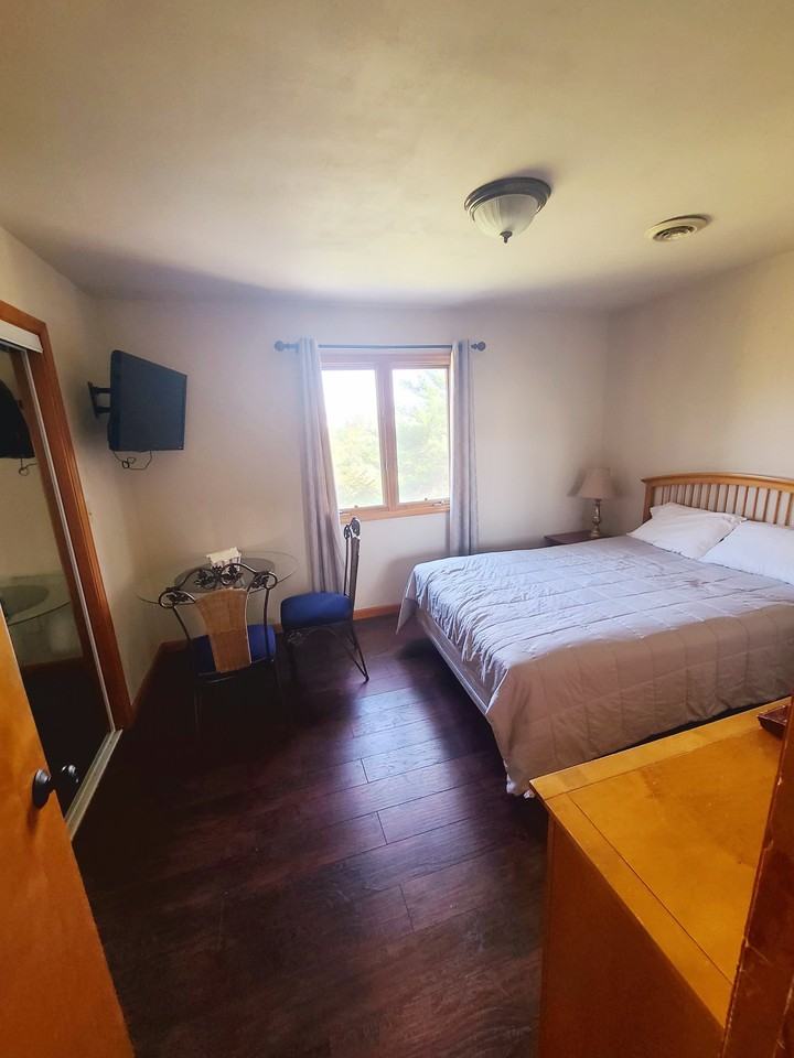 3 W Rolling Meadows Ln - Photo 5 of 13