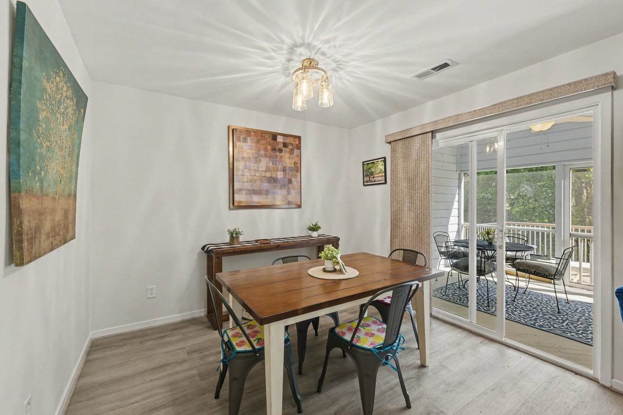 1263 Marshview Dr - Photo 4 of 28