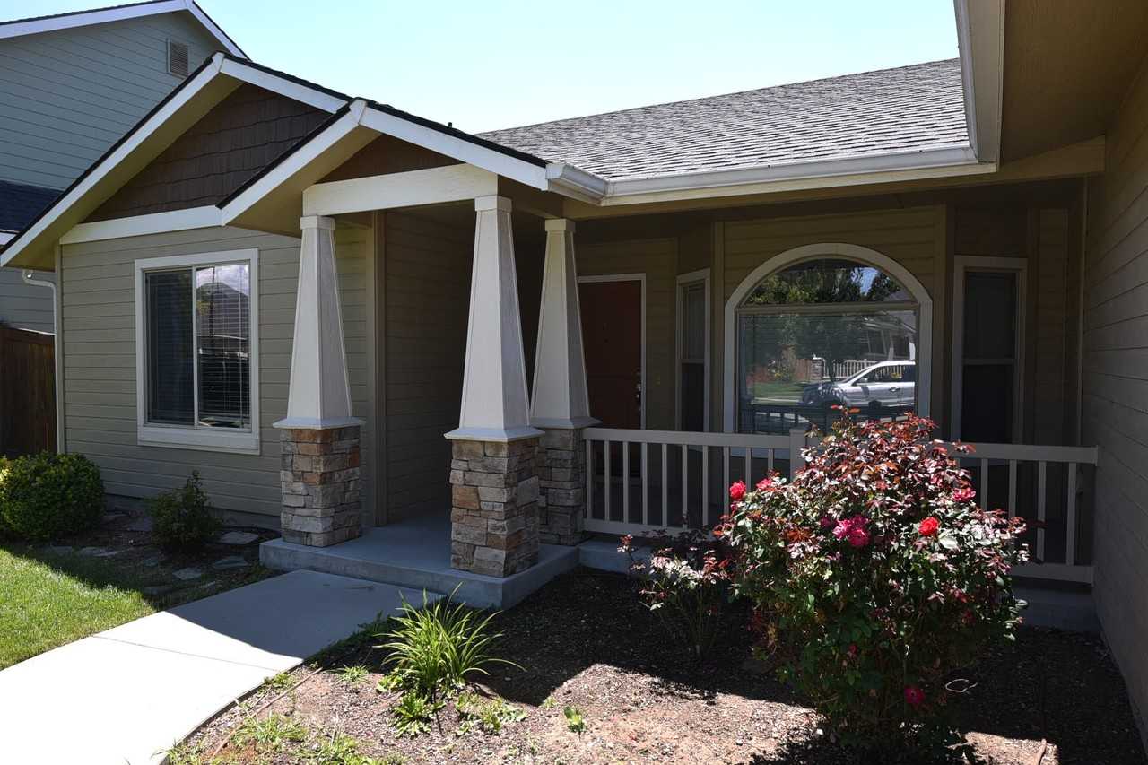 11215 W Springgold Dr - Photo 2 of 20