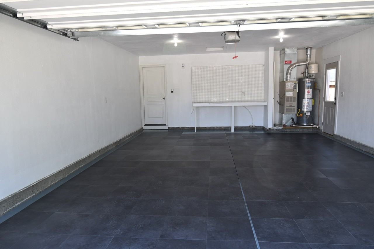 11215 W Springgold Dr - Photo 4 of 20