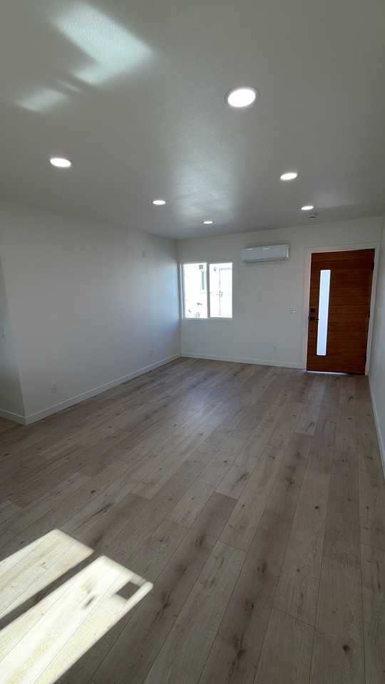 4104 N Morada Ave - Photo 3 of 8