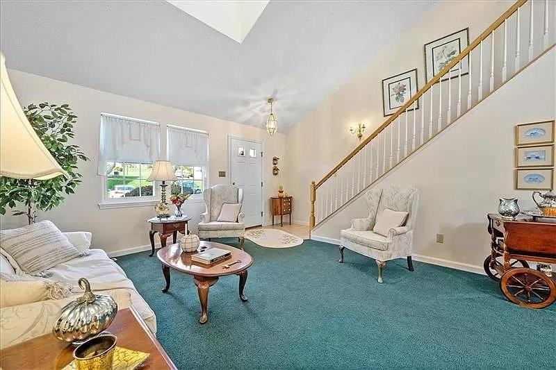 103 Paddock Ln - Photo 5 of 18