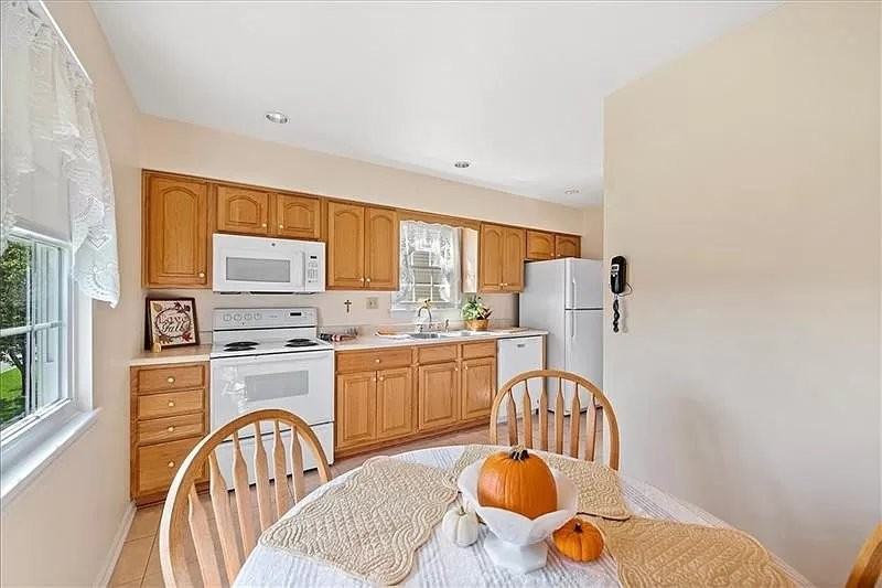 103 Paddock Ln - Photo 7 of 13