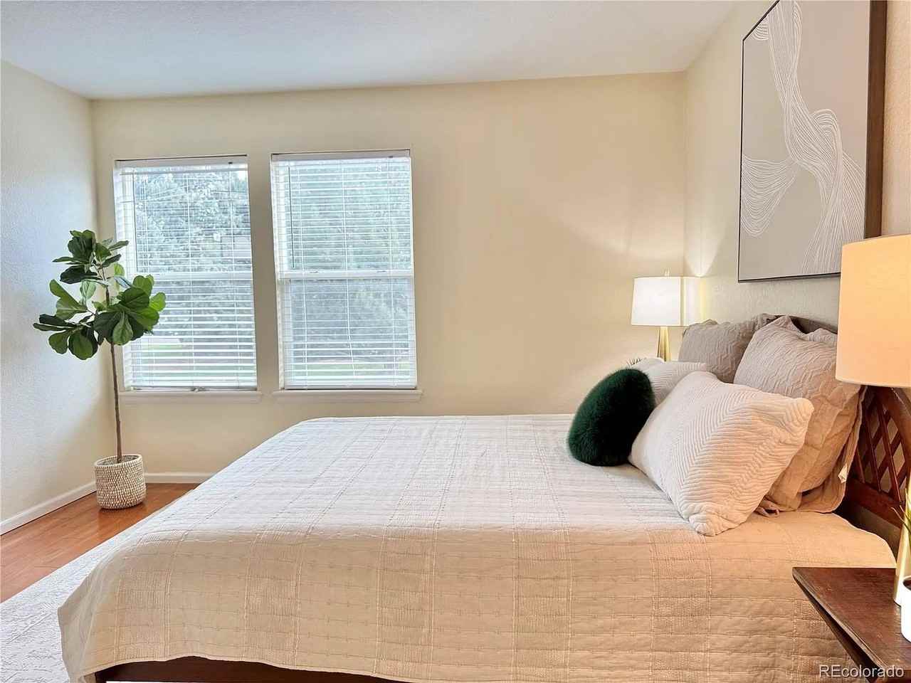 444 Kittregde St - Photo 4 of 9