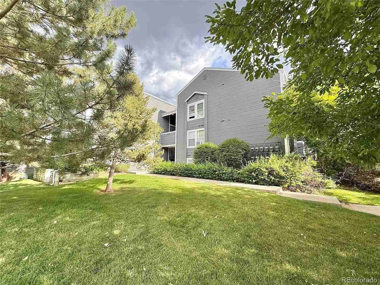 444 Kittregde St - Photo 7 of 9