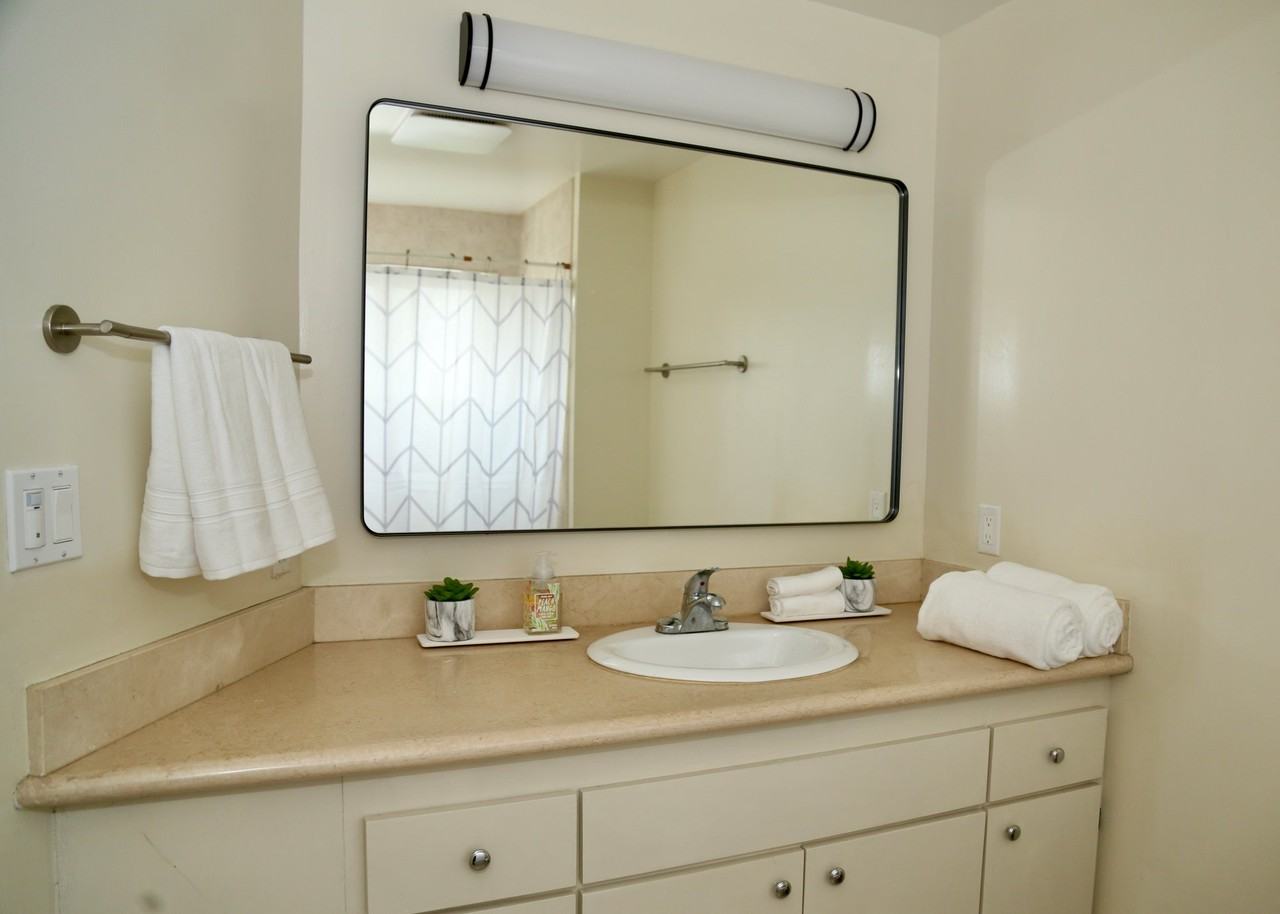 748 Kansas St - Photo 3 of 20