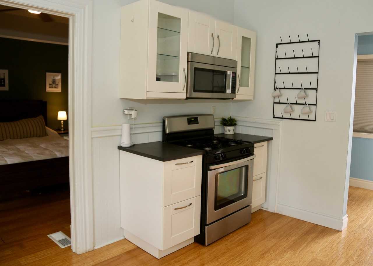 748 Kansas St - Photo 6 of 20