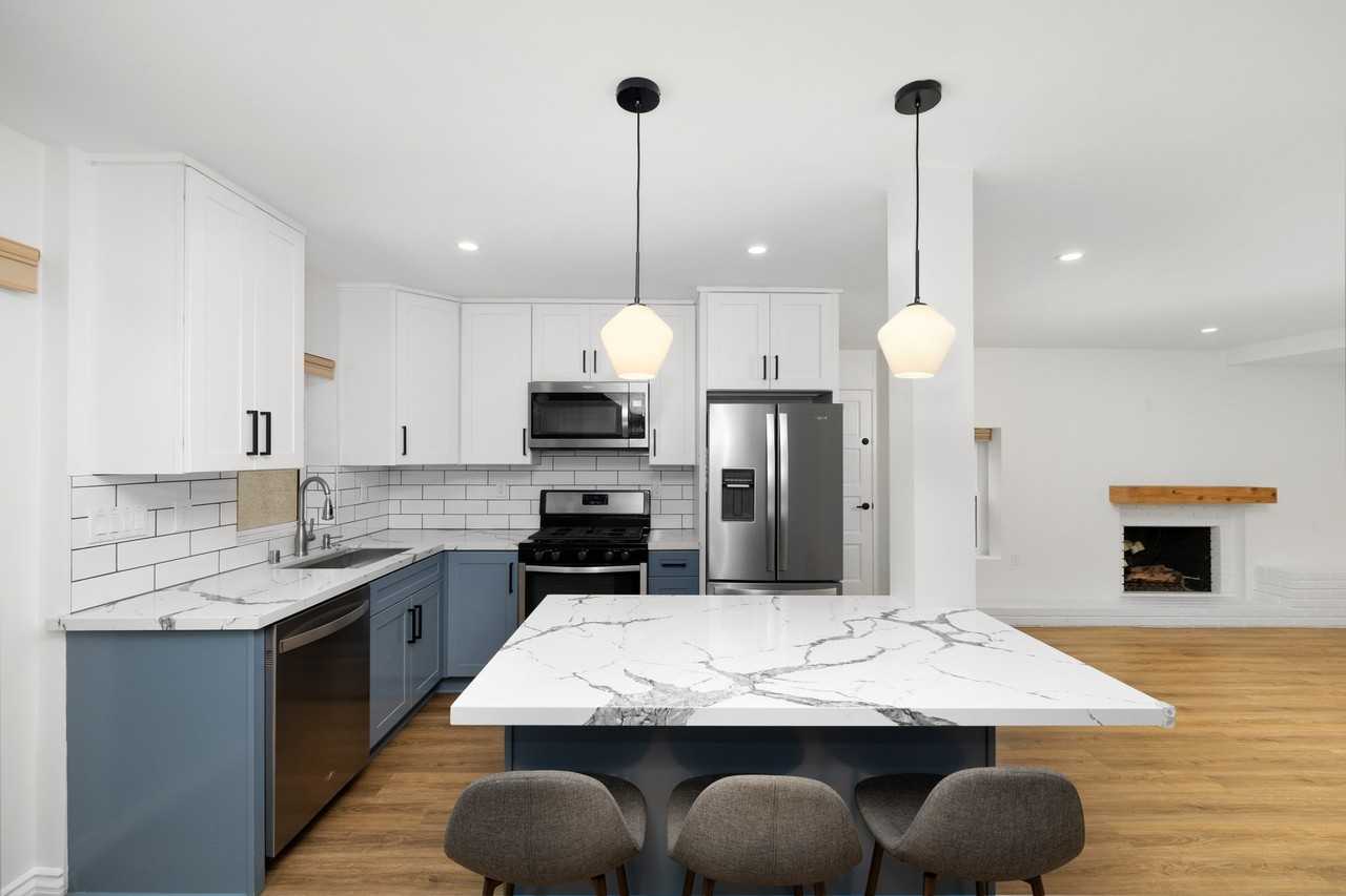 3852 W 157th St - Photo 3 of 20