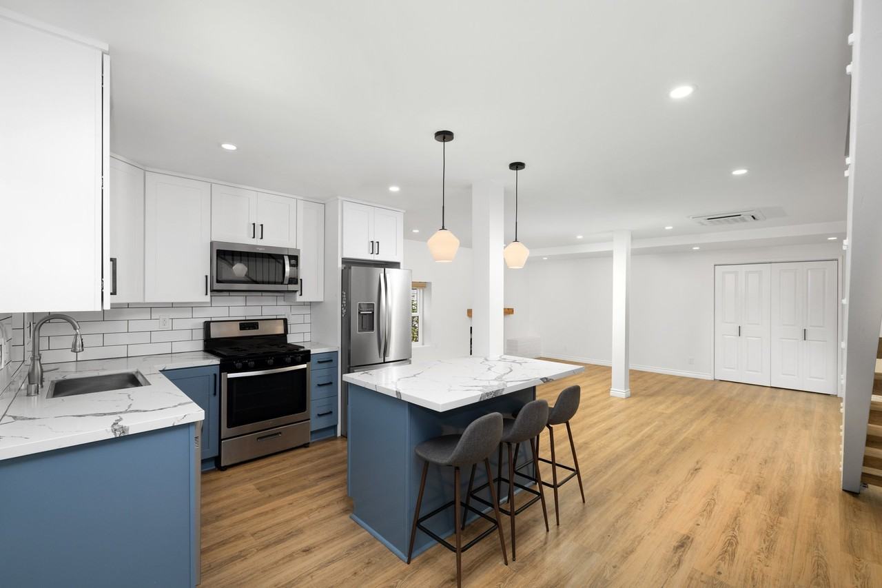 3852 W 157th St - Photo 4 of 20