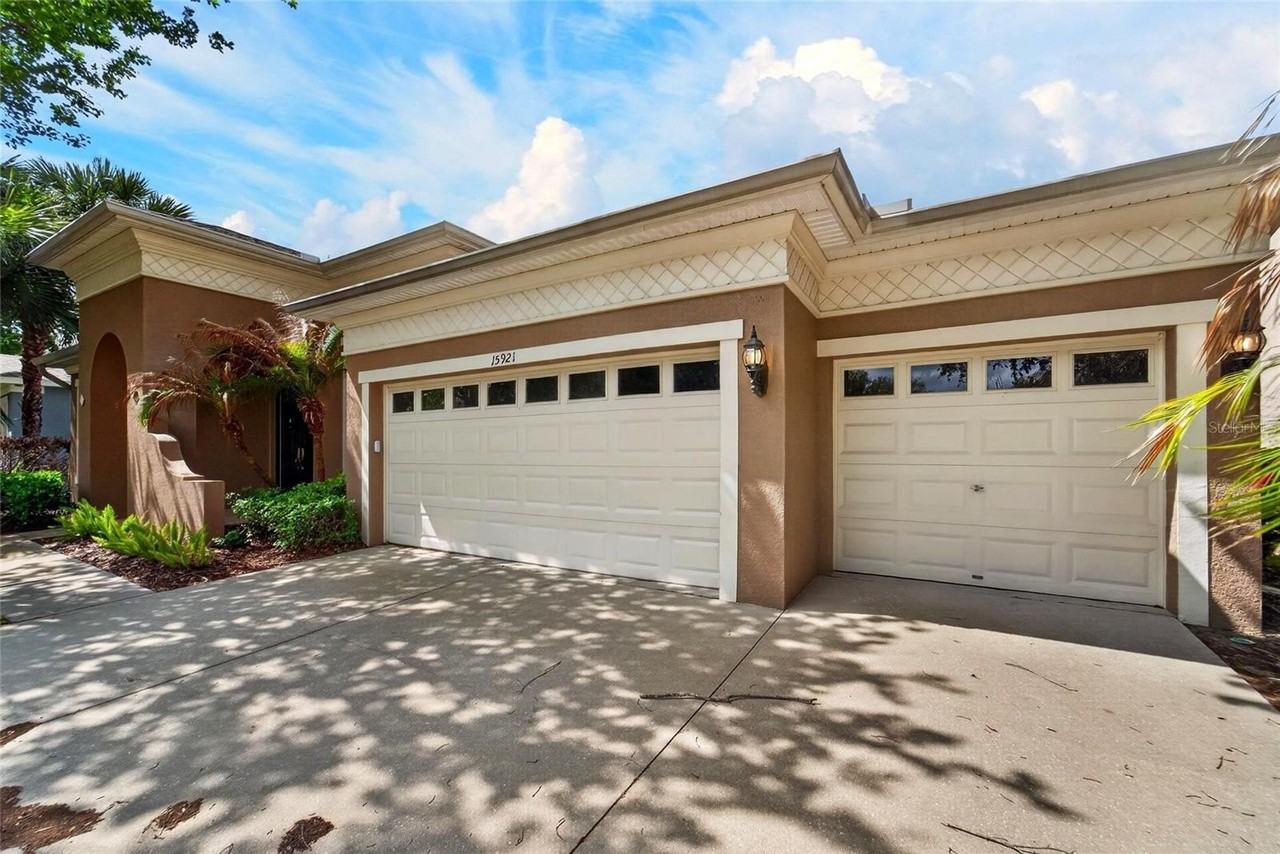 15921 Persimmon Grove Dr - Photo 4 of 50