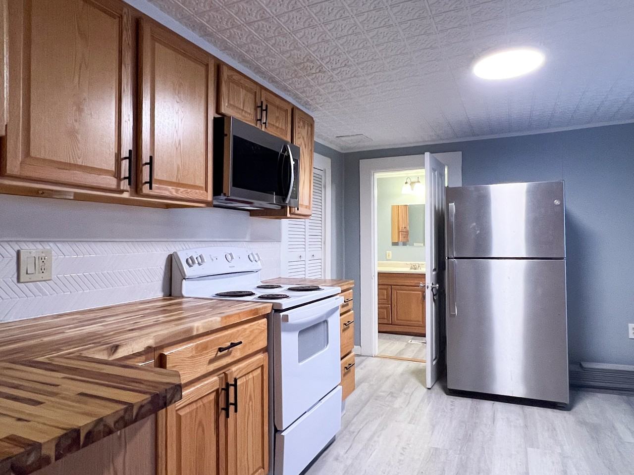 180 Birch St #2 - Photo 4 of 12