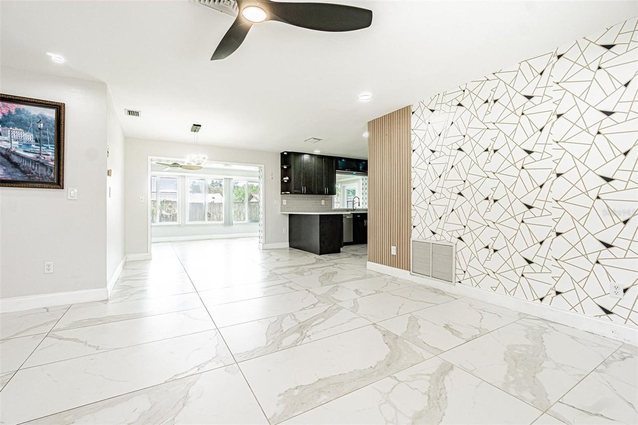 8024 Las Cruces Ct - Photo 5 of 32