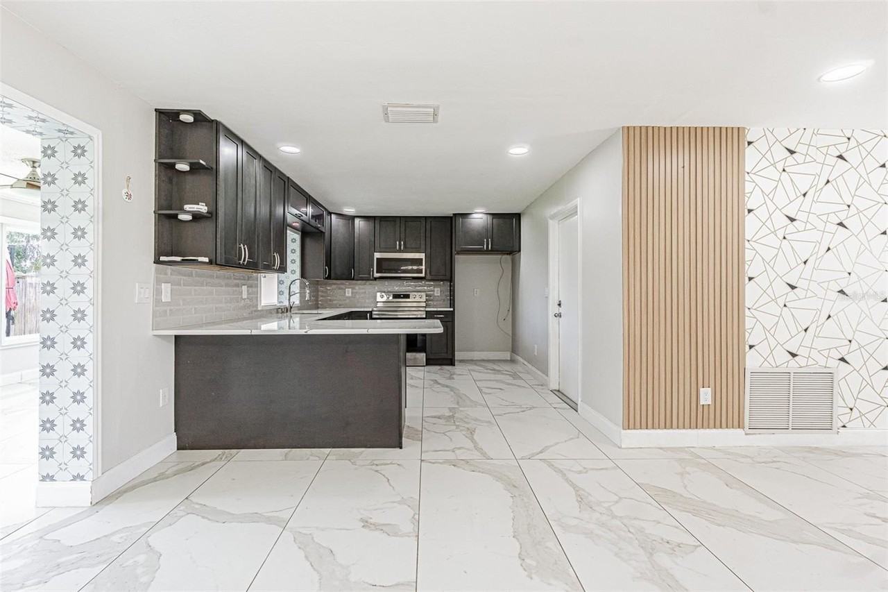 8024 Las Cruces Ct - Photo 7 of 32