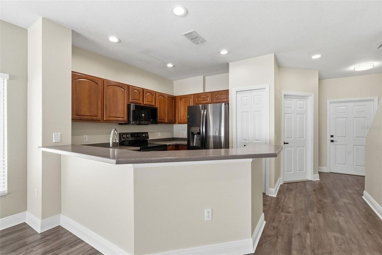 20484 Needletree Dr - Photo 3 of 27