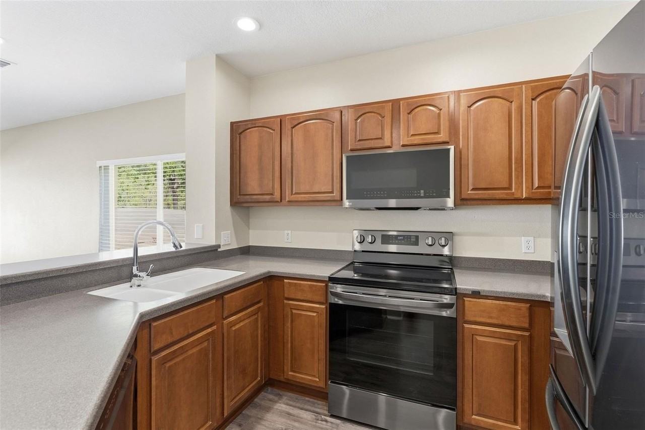 20484 Needletree Dr - Photo 5 of 27