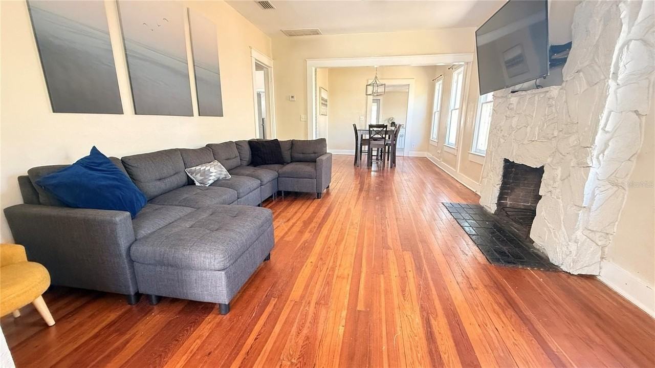 905 Jones St - Photo 4 of 30