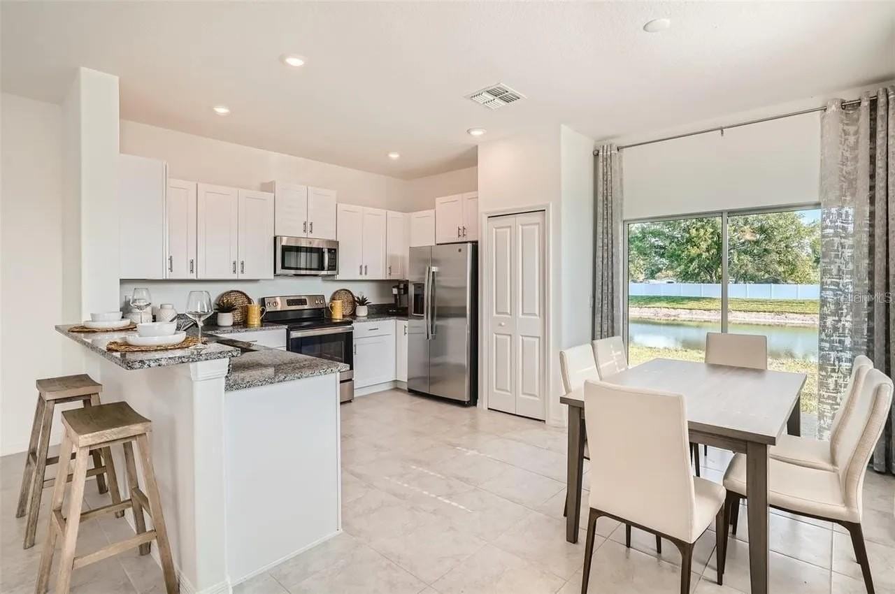 8347 Crescent Oaks Dr - Photo 4 of 11