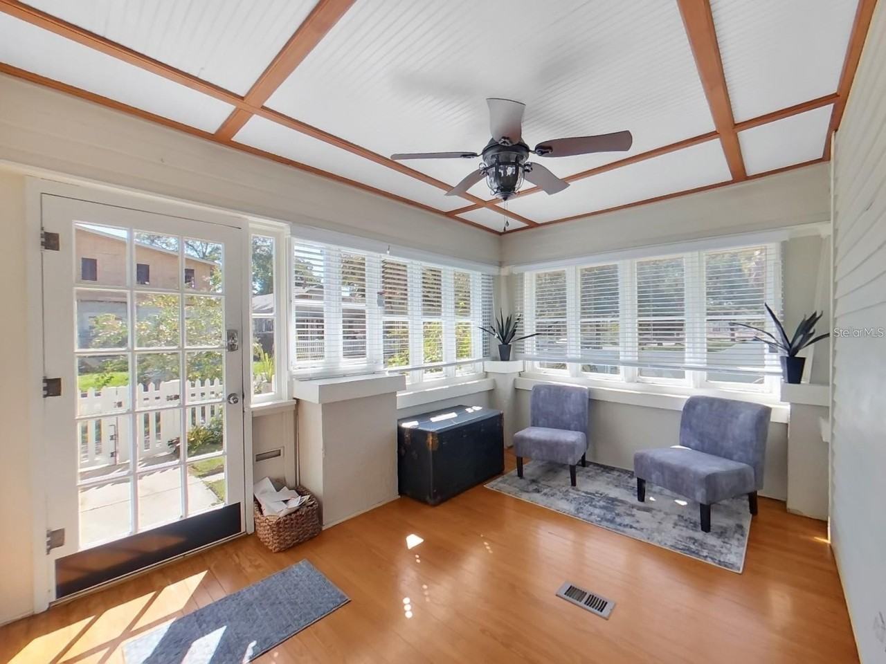 614 8th St N - Photo 4 of 32