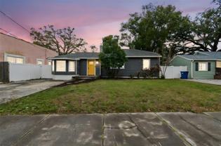 1206 E Crenshaw St - Photo 1 of 1