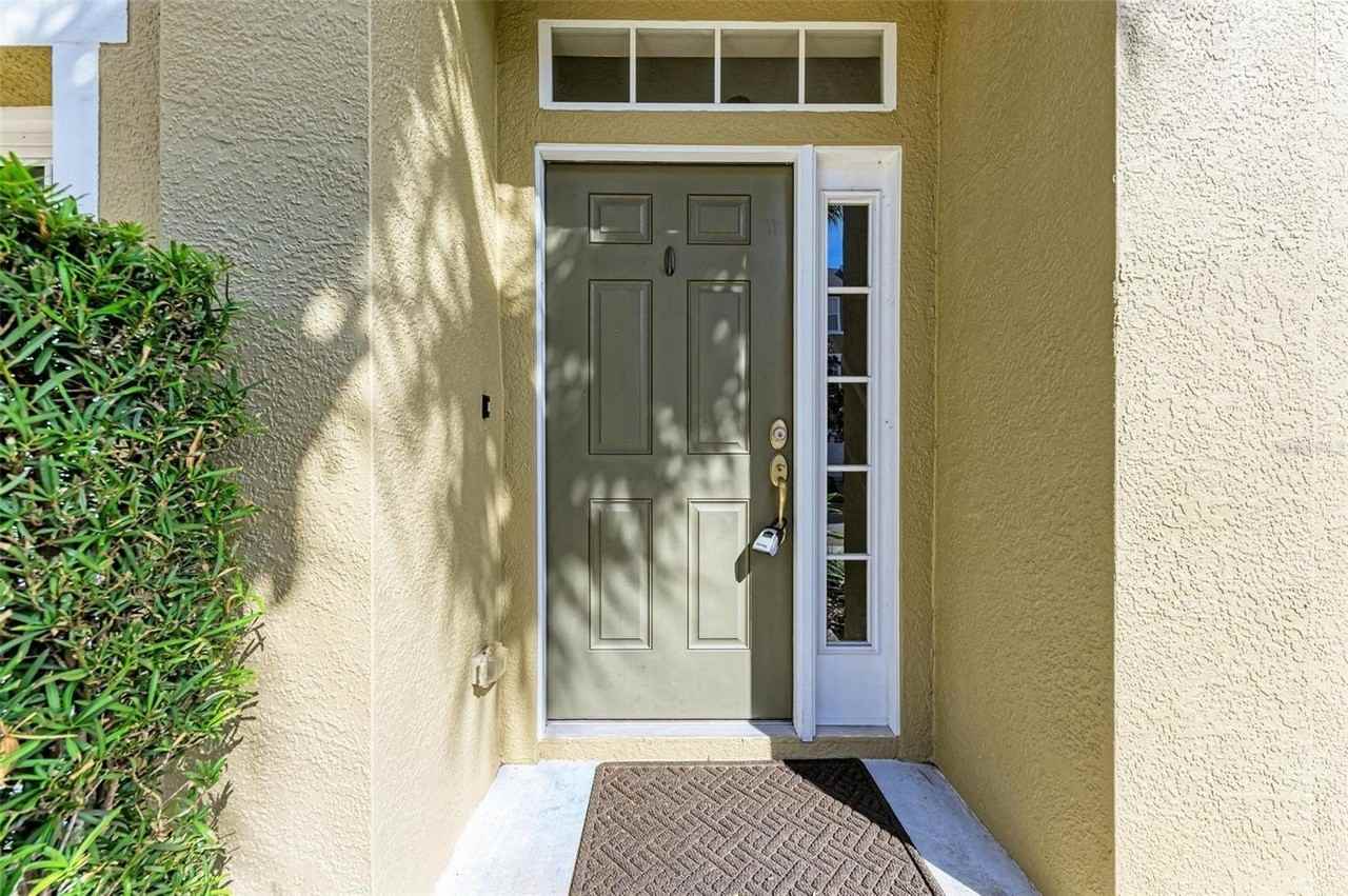 3047 Pointeview Dr - Photo 4 of 50