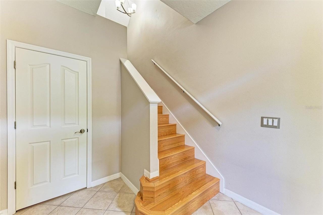 3047 Pointeview Dr - Photo 6 of 50