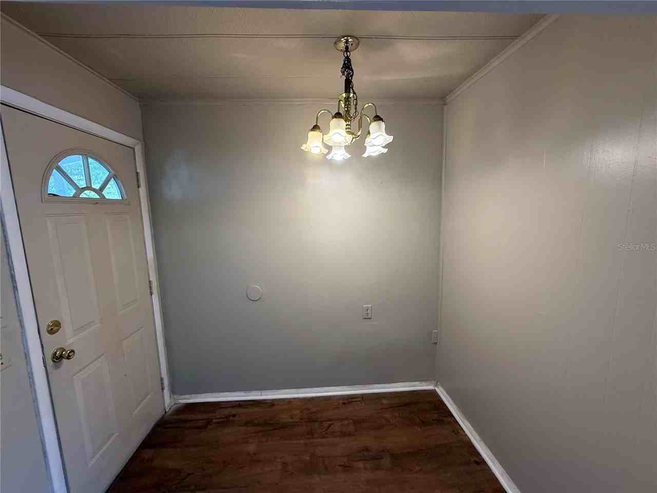 1619 Sunny St - Photo 2 of 11