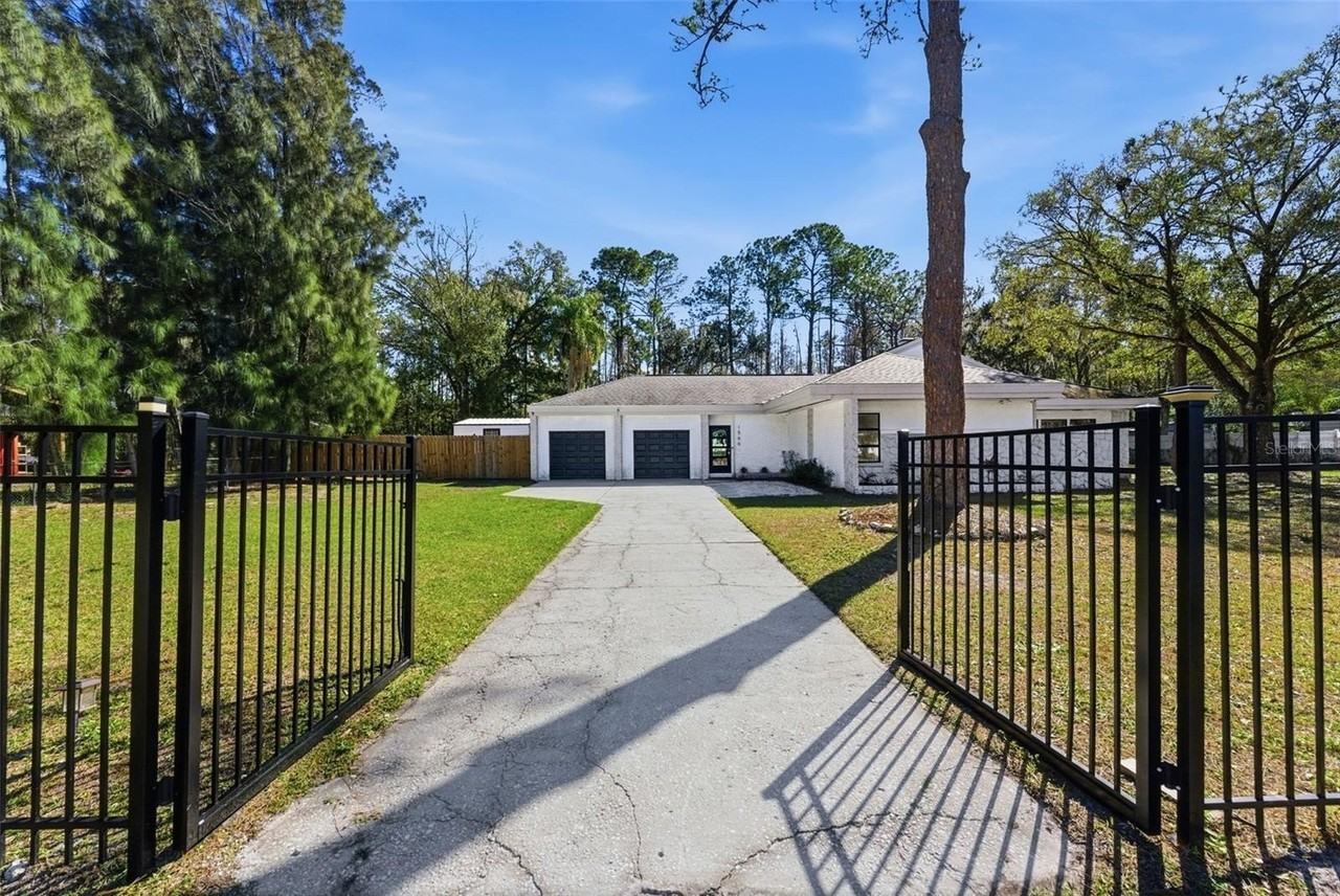 1566 Woodfield Ct - Photo 2 of 40