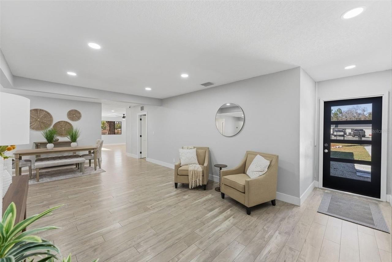 1566 Woodfield Ct - Photo 4 of 40