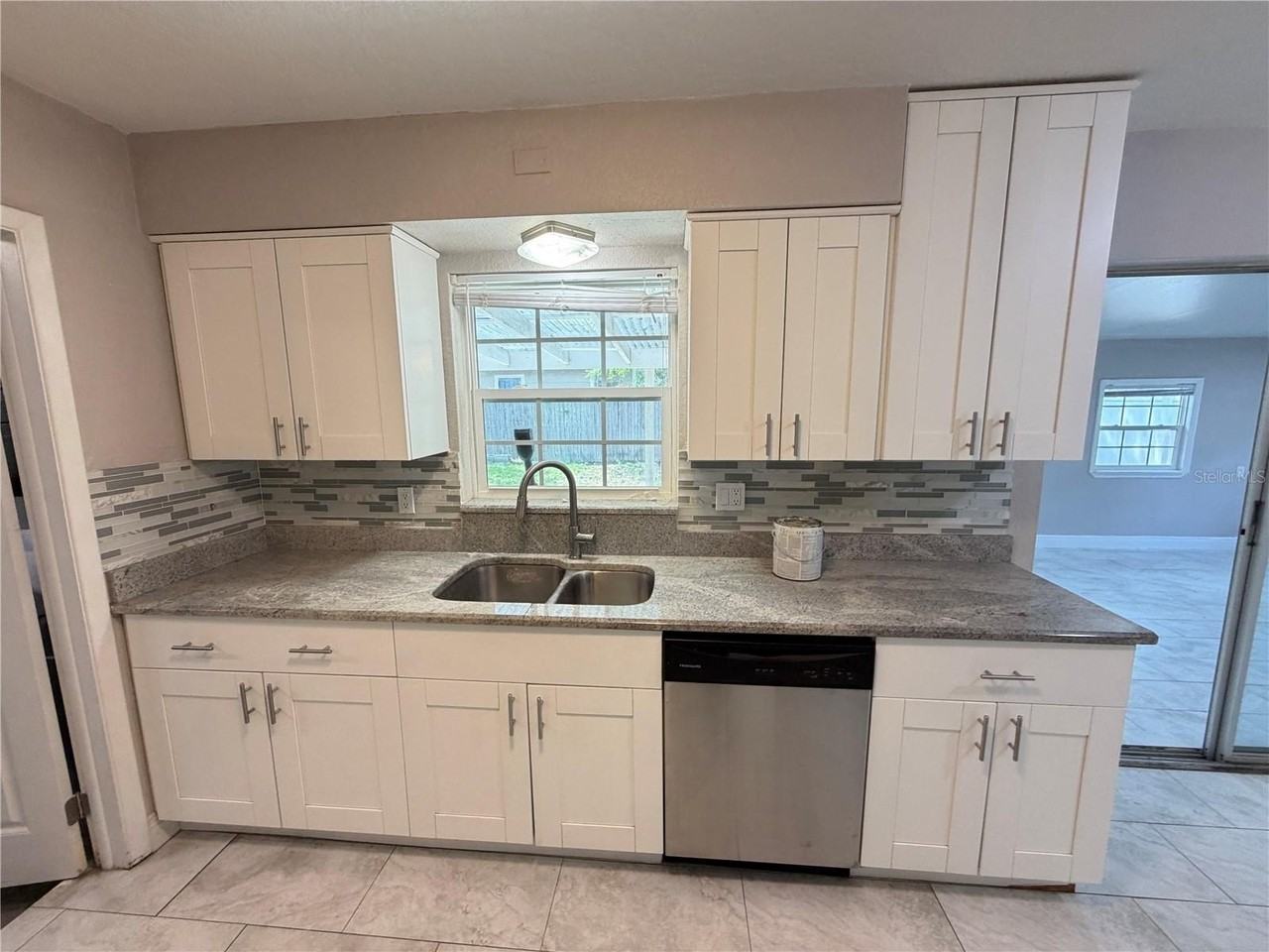 5830 Commonwealth Ave N - Photo 5 of 12