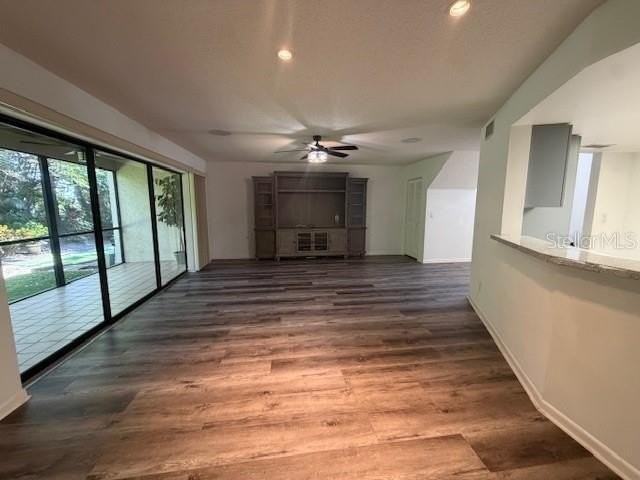 1913 Whispering Way - Photo 6 of 28