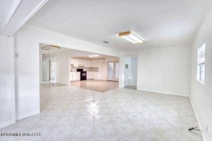 6616 Columbus Cir - Photo 6 of 12