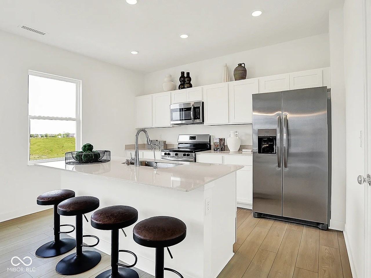 2868 Woods Edge Dr - Photo 3 of 16