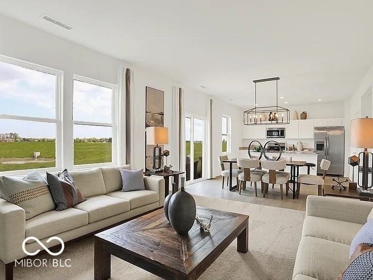 2868 Woods Edge Dr - Photo 5 of 16