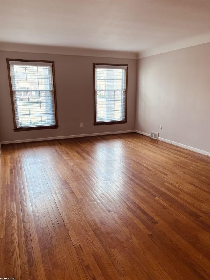 899 Neff Rd #2 - Photo 5 of 19