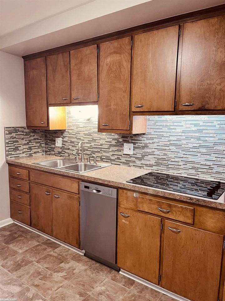 899 Neff Rd #2 - Photo 7 of 19