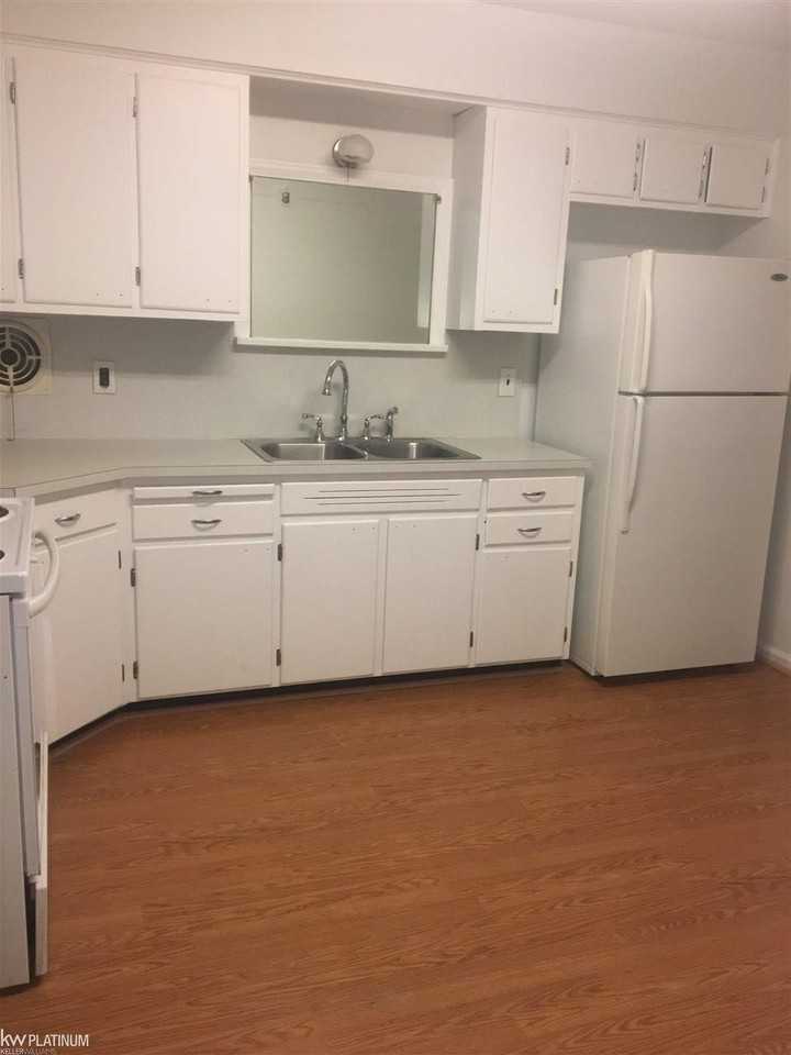 172 North Ave - Photo 2 of 10