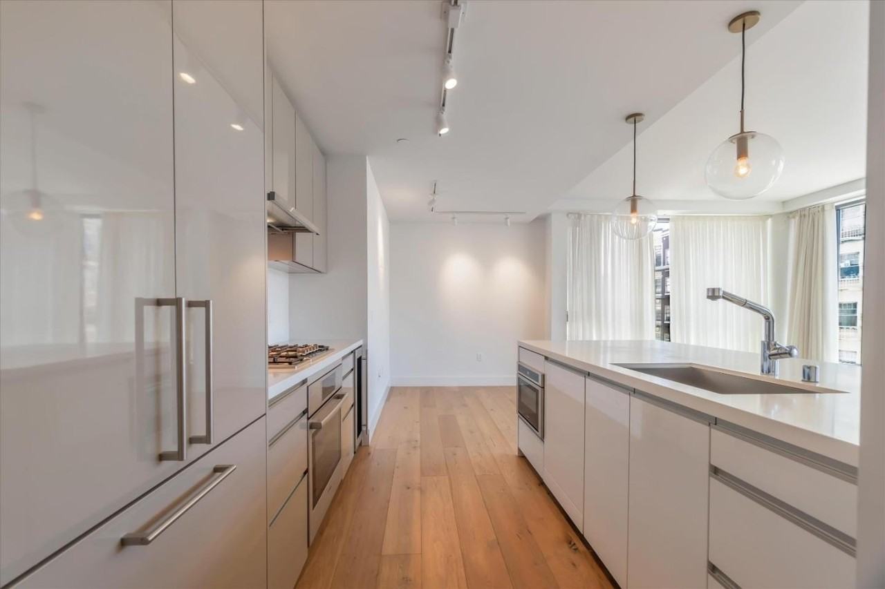 1450 Franklin St - Photo 5 of 21