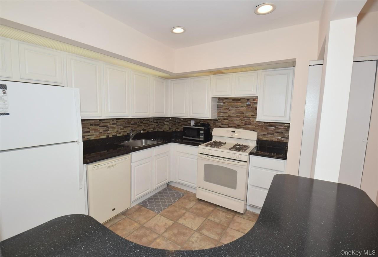 20614 Emily Rd #42L - Photo 4 of 14