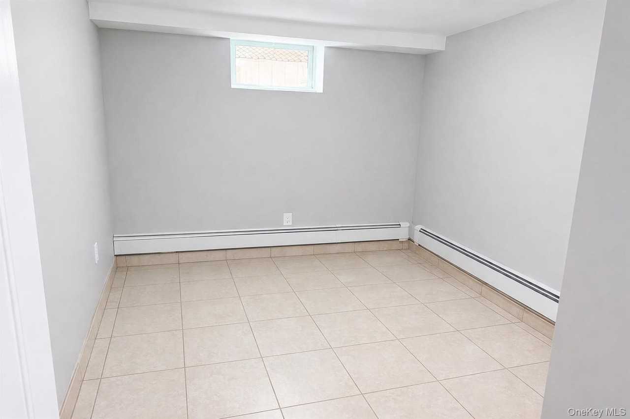 5625 136th St - Photo 3 of 5