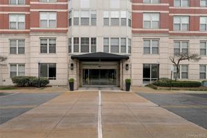 featured image of 300 Mamaroneck Ave #323