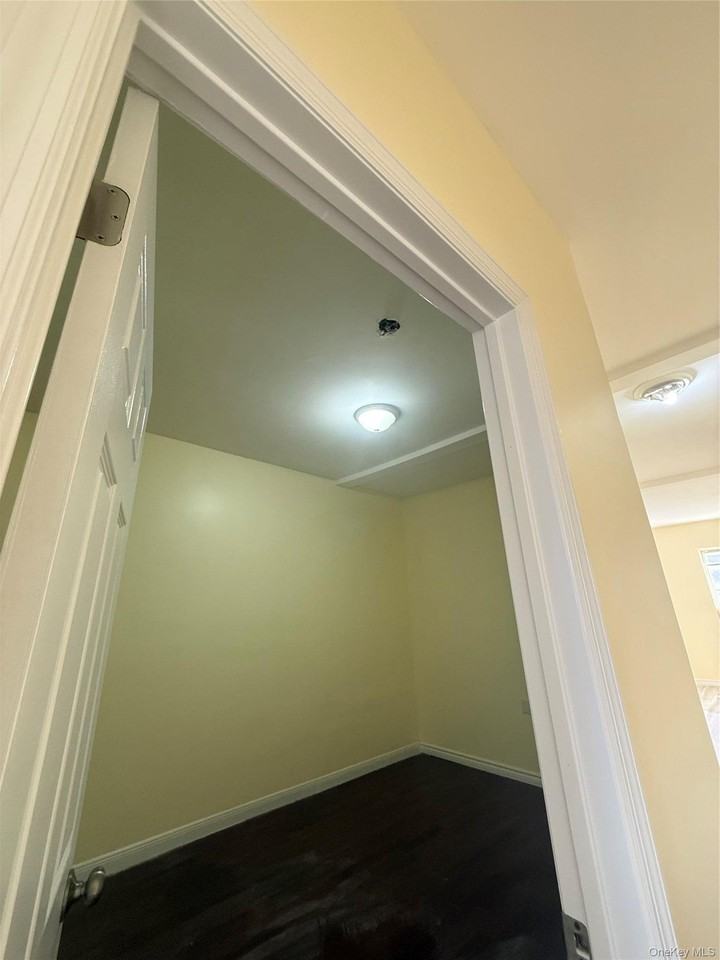 16842 Liberty Ave - Photo 3 of 10