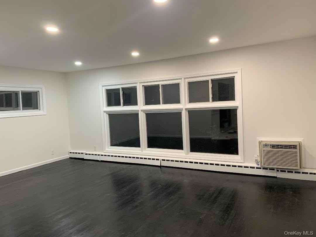 402 Leslie Ln - Photo 2 of 8