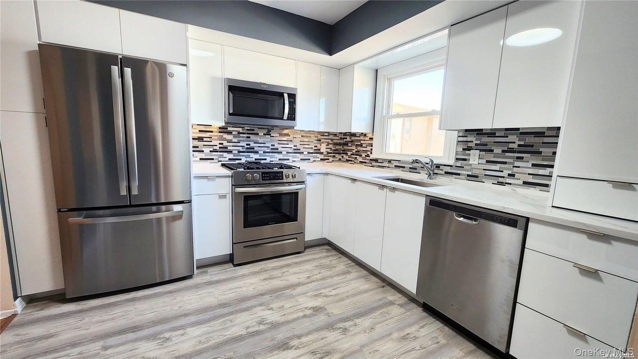 24457 Grand Central Pkwy #2 - Photo 7 of 19