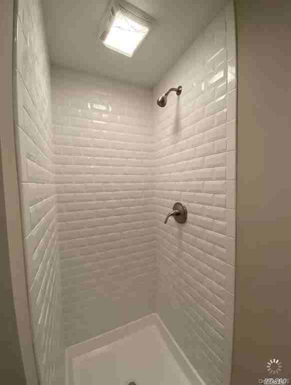 201 Higbie Ln #B - Photo 3 of 4