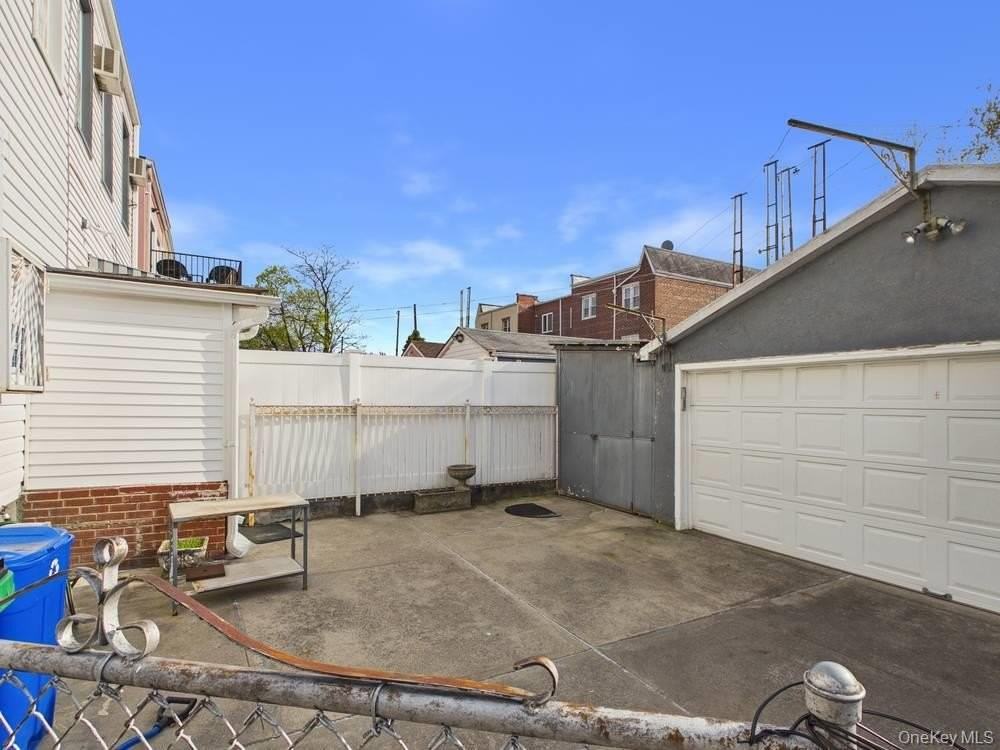 6618 75th St #1stFL - Photo 4 of 20