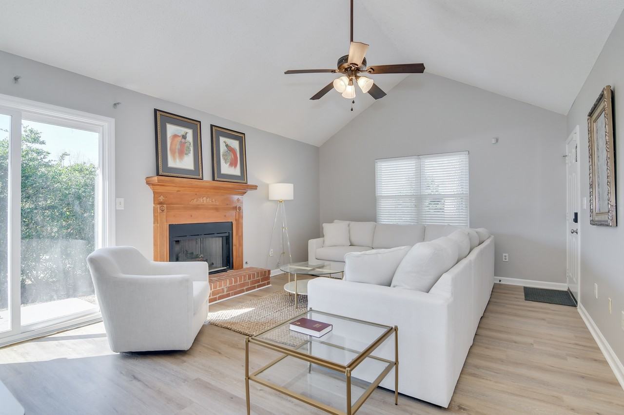 662 Tara Ln #1 - Photo 4 of 25