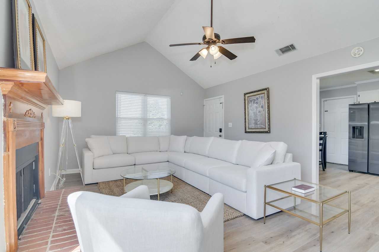 662 Tara Ln #1 - Photo 5 of 25