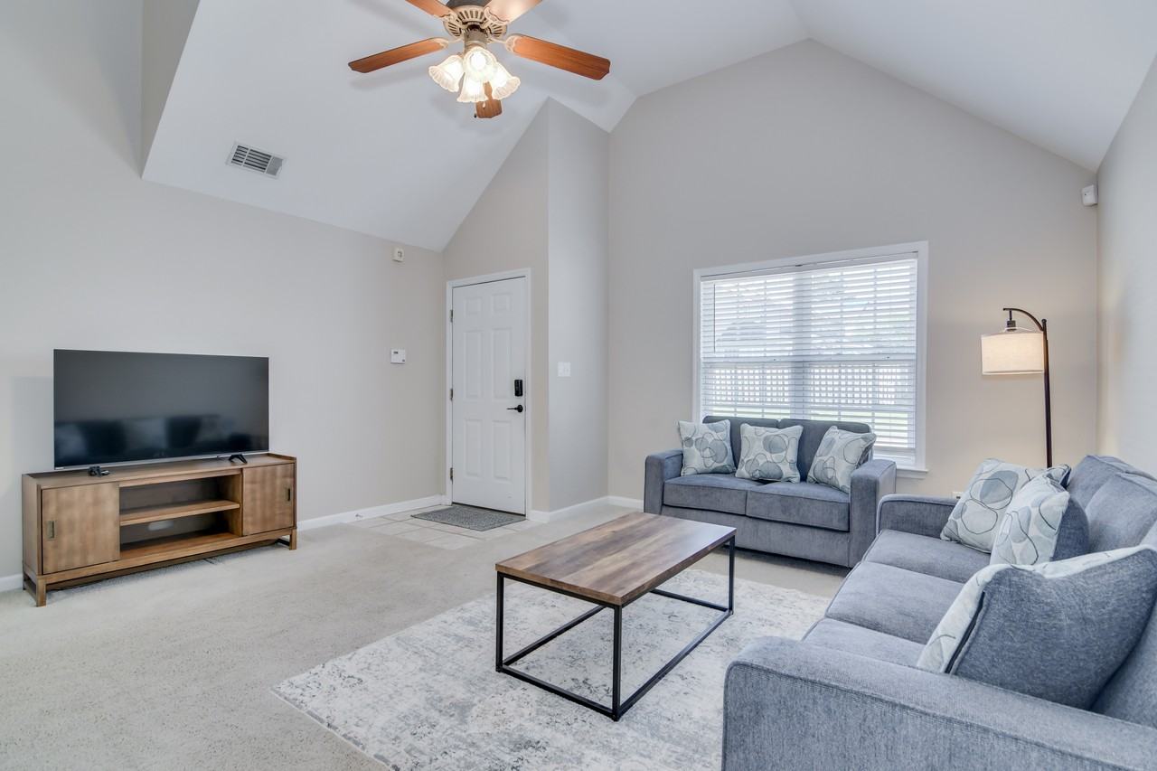 2044 Lillian Dr #1 - Photo 3 of 24