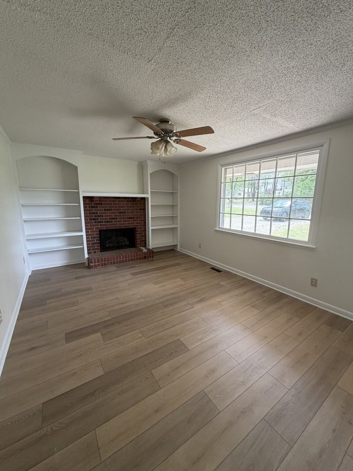 131 Neal Blvd #1 - Photo 2 of 8