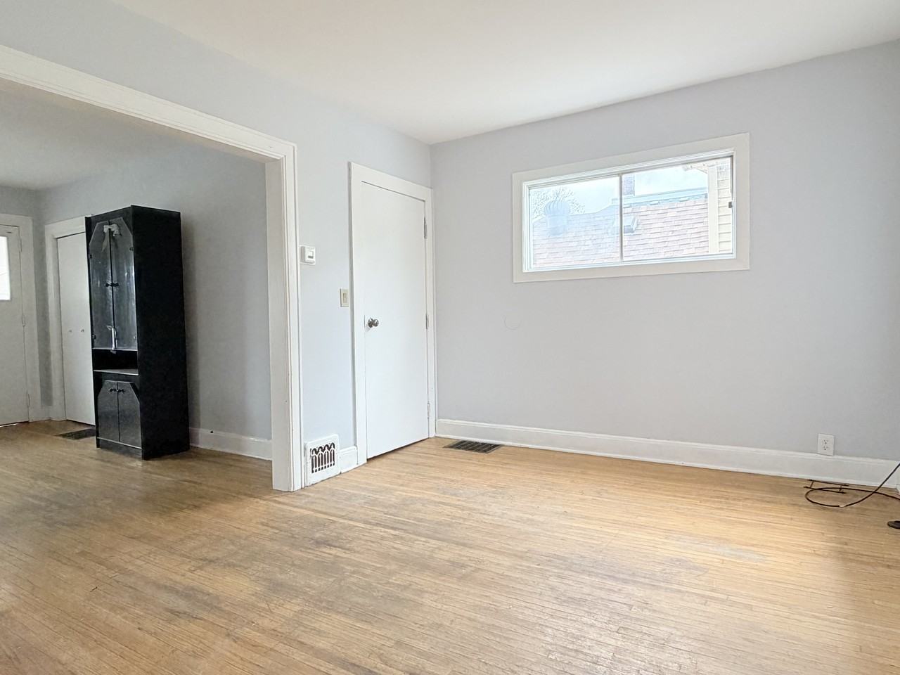 1022 - 1022 Gladstone Avenue - 1020 #1020 - Photo 4 of 16